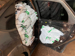 Homem é preso pela PF com carro lotado de cigarro e agrotóxico