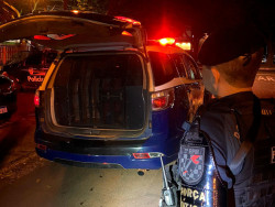Polícia prende homem acusado de roubo de carro em Dourados