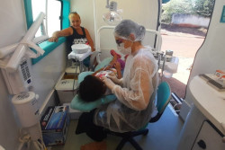 Programa Sorrisos Dourados leva odontomóvel ao Jóquei e Carisma