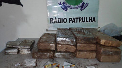 Cinco pessoas são presas por associação criminosa e trafico de drogas em ação da Policia Militar em Dourados (Imagem: Adilson Domingos)