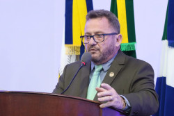 Laudir propõe “Programa Sorrisos Dourados” na rede municipal de ensino