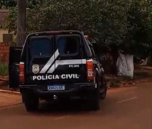 Mãe é presa por ajudar o filho a agredir ex-mulher