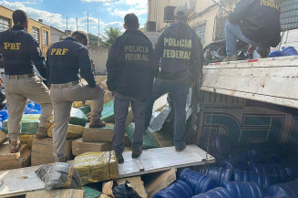Força policial intercepta comboio de caminhões carregados com drogas, que havia saído de Mato Grosso do Sul, com destino a São Paulo (Imagem: Assessoria)