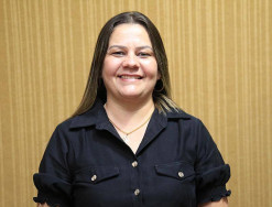 Secretária de Educação não paga IPTU e prefeitura pede penhora da casa