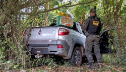 Veículo roubado em SP é recuperado com quase 300 quilos de drogas