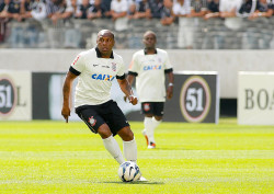Morre vítima de câncer aos 45 anos Gilmar Fubá, ex-jogador do Corinthians