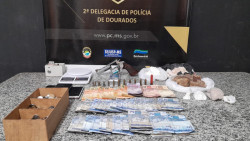 Duas pessoas são presas por tráfico e posse de arma em Dourados