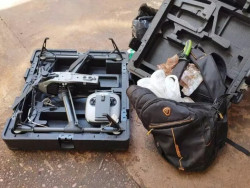 Dupla é presa após usar drone para jogar celulares dentro do presídio
