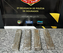 Polícia cumpre 3 mandados de prisão e flagra homem com droga em Dourados