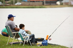 Pesca liberada em parques de Dourados no Dia do Trabalhador