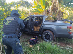 Motorista do tráfico abandona L200 com 1,4 tonelada de maconha