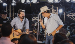 Sábado tem show de Jads e Jadson com entrada gratuita em Dourados