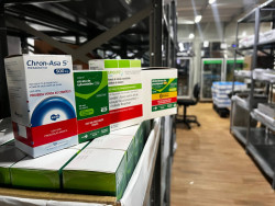 Governo do MS entrega remédios na porta de casa para 12 mil pessoas