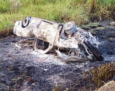 Saveiro bate em Fiat Uno e homem morre carbonizado na BR-463