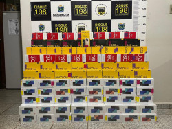Polícia Rodoviária prende homem com 363 celulares em caminhão