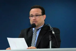 Juiz suspende posse de suplente na Câmara da Capital