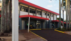 Adolescente bate moto do pai em árvore e morre no Hospital da Vida