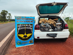 Polícia encontra Gol abandonado com droga em rodovia da fronteira