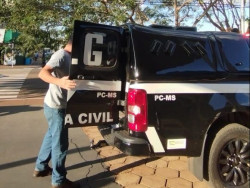 Homem é preso após atropelar ex-namorada e descumprir medida protetiva