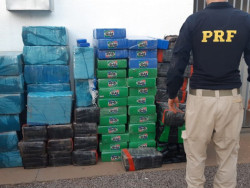 Em duas ações, PRF apreende 2.000 quilos de drogas em MS