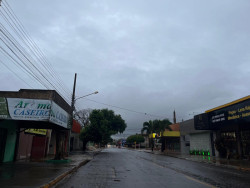 Sexta-feira começa com chuva de quase 50 milímetros em Dourados