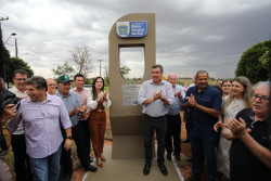 Duas escolas e obra de acesso a distrito são entregues pelo Governo de MS