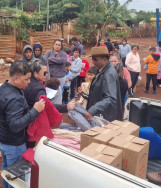 Rotary Água Boa distribui mantas de frio com renda da Peixada Beneficente