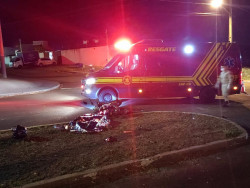 Homem de 55 anos perde controle da moto e morre em acidente