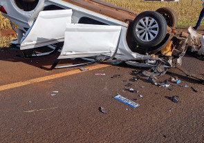 Pneu estoura, carro sai da pista e mulher morre na BR-463