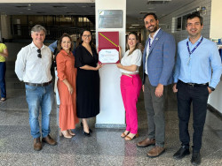 HU-UFGD celebra prêmio Dr. Pinotti 2024 com cerimônia de placa