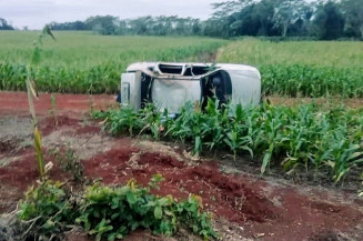 Veículo capotado que fez uma vítima (Imagem: WhatsApp)