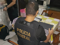 Operação mira falsas agências que usavam fotos de crianças