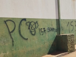 Polícia identifica homem que pichou "PCC" em monumentos públicos