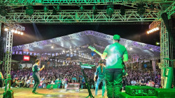 Noite extra com duplas locais e "US Agroboy" leva 20 mil à Festa Junina