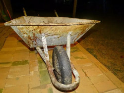 Mulher foi assassinada a tiros em fazenda durante briga por pensão alimentícia de criança