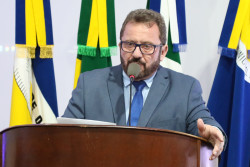 Laudir cobra informações sobre falta de exames laboratoriais em postos