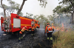 Garoa e queda na temperatura ajudam combate a incêndios no Pantanal de MS