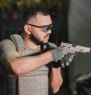 Funcionário é preso por furtar pistola 9 mm de loja de armas em Dourados