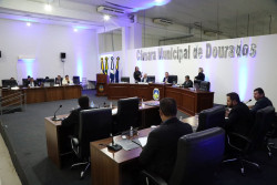Vereadores de Dourados votam oito projetos e iniciam recesso de 13 dias