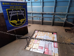 Caminhão levava celulares contrabandeados em fundo falso na carroceria