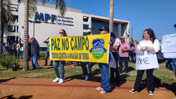 Produtores rurais protestam no MPF contra invasões indígenas