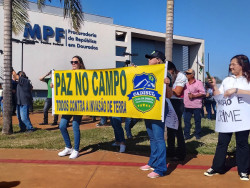 Produtores rurais protestam no MPF contra invasões indígenas