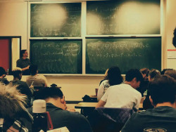 Lula sanciona novo ensino médio, mas veta mudança sobre Enem