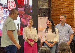 Alan Guedes escolhe servidora municipal como candidata à vice