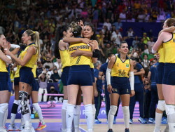 Brasil supera Turquia e conquista bronze no vôlei feminino em Paris