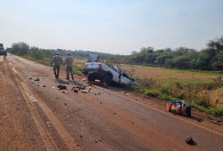Batida entre carreta e picape mata motorista na BR-267