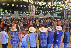 Arraiá da Uems acontece neste sábado na Praça Antônio João