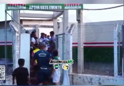 Após agressão, segurança acusa treinador do DAC de injúria racial.