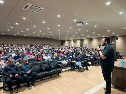 Prefeitura conclui formação e entrega kits para agentes de saúde