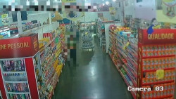 Identificados pela polícia, trio confessa furtos em supermercado
